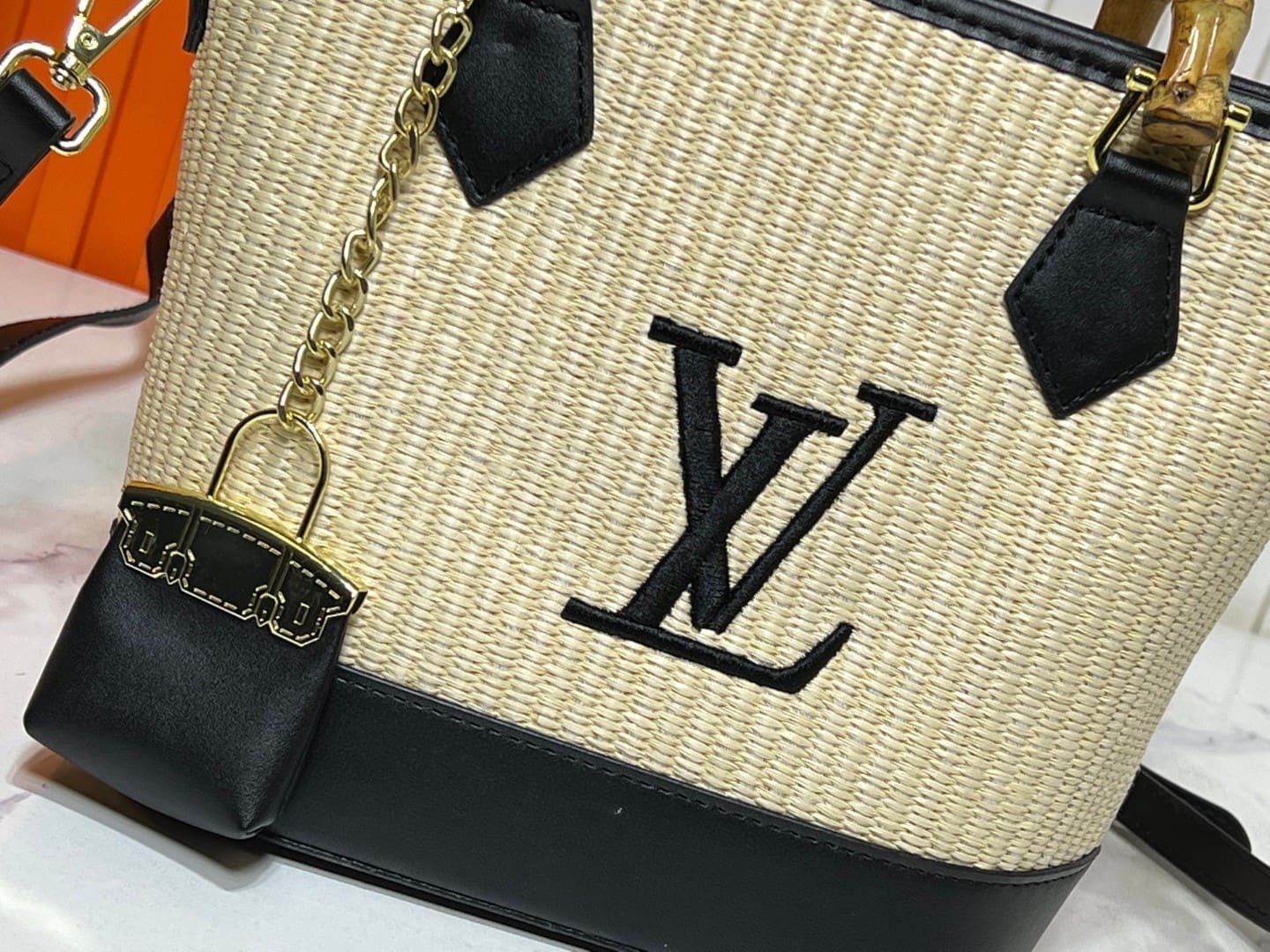 L0vis Vvtt0n Raffia Petit Bucket Tote