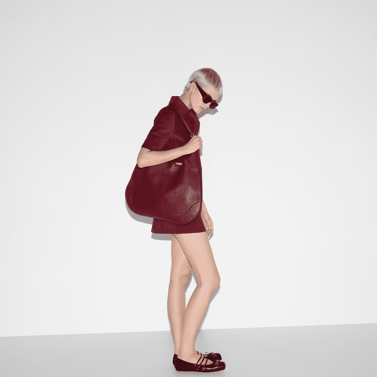 Gvc*1 B medium shoulder bag