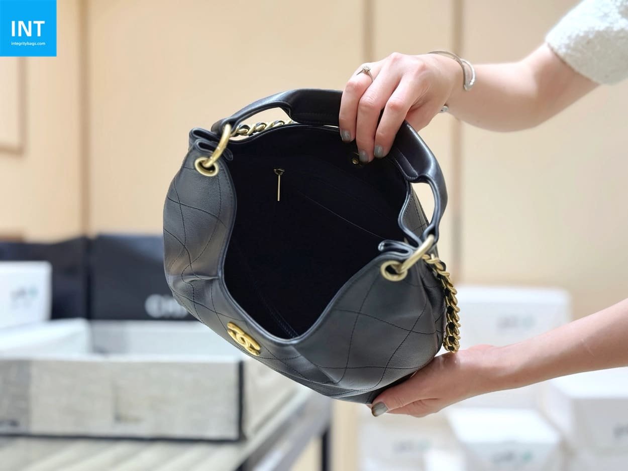 Ch**el Maxi Hobo Bag AS5970