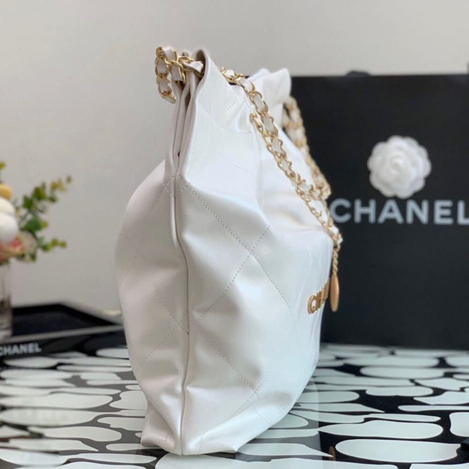 Ch**el 22 SMALL HANDBAG
