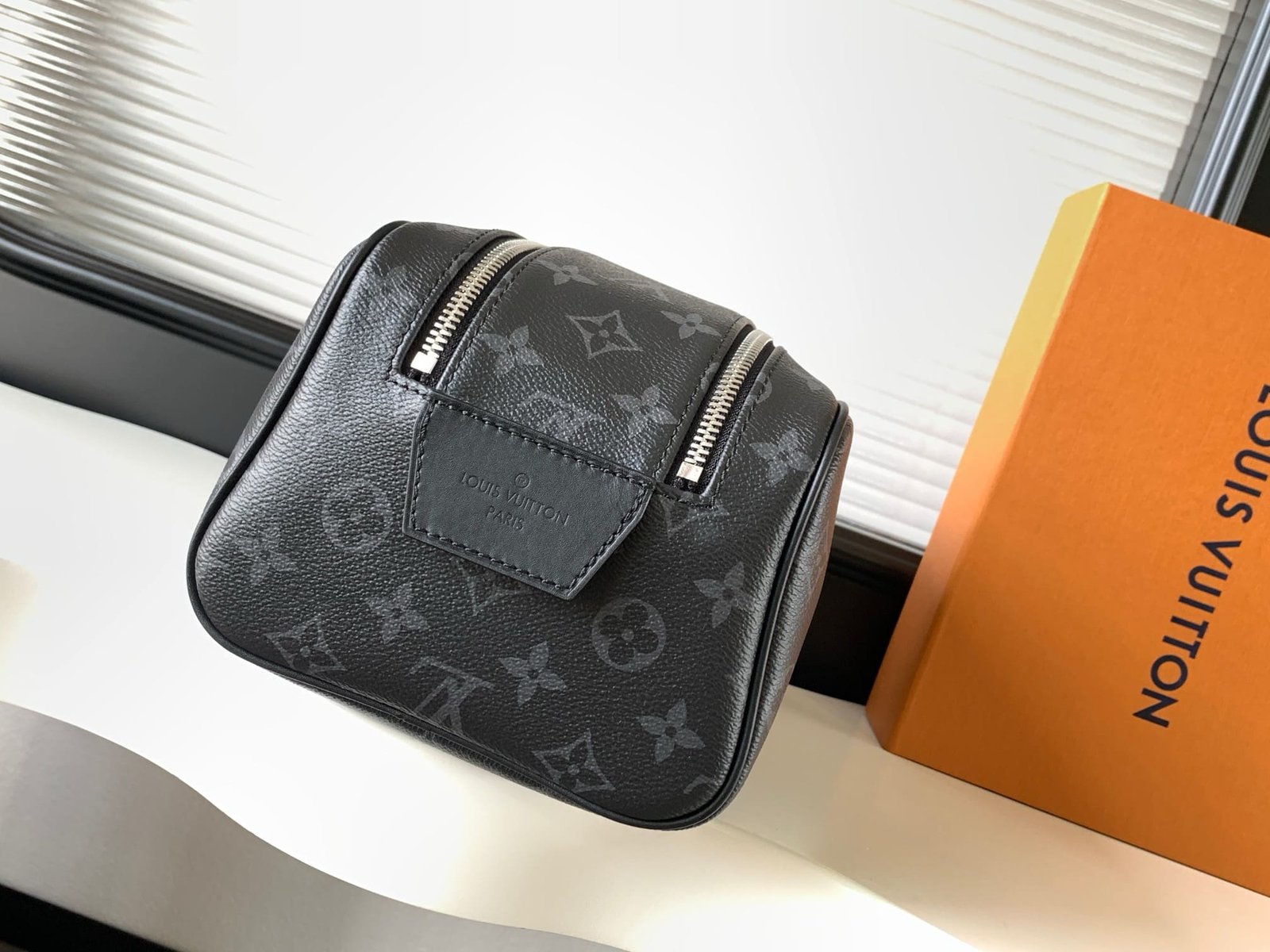L0vis Vvtt0n M46354 DOPP KIT toiletry bag