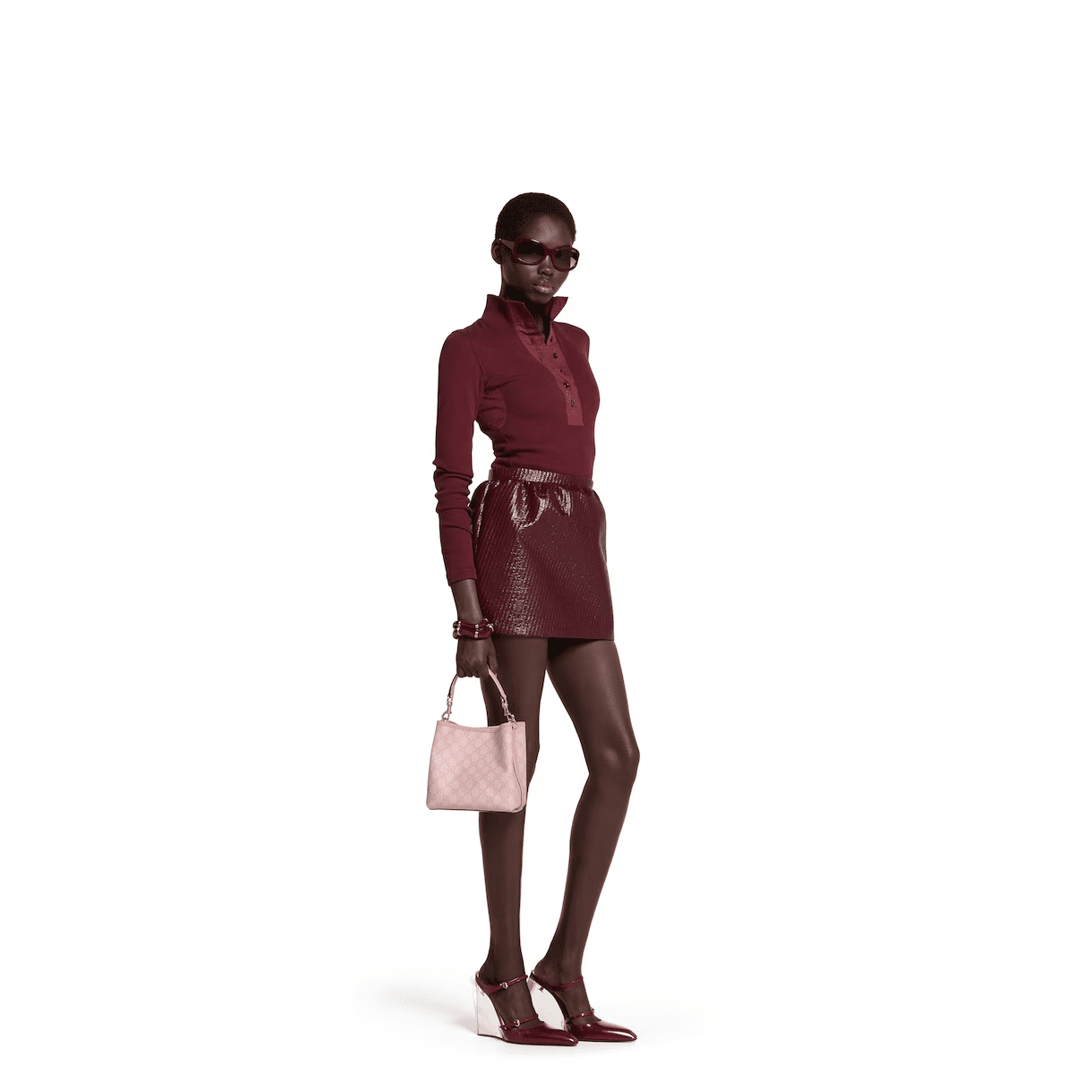 Gvc*1 EMBLEM SMALL BUCKET BAG