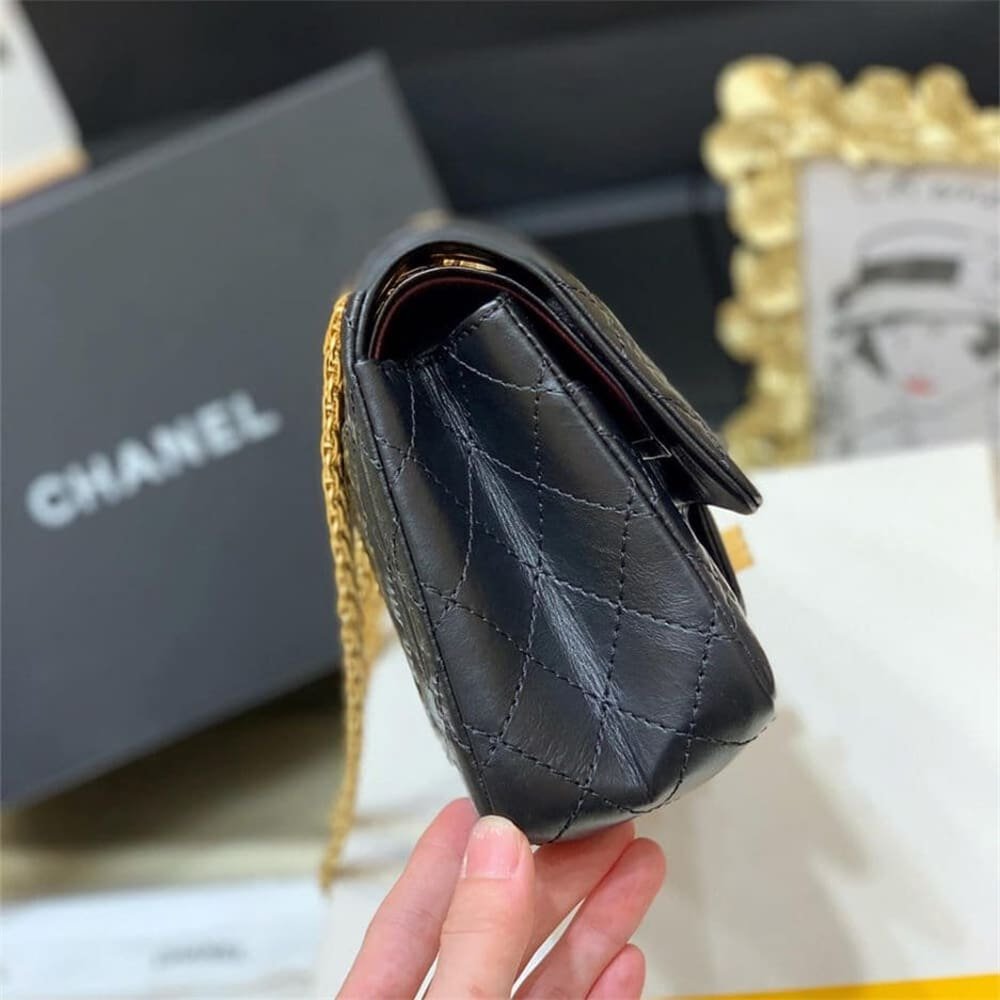 Ch**el LARGE 2.55 HANDBAG A37587