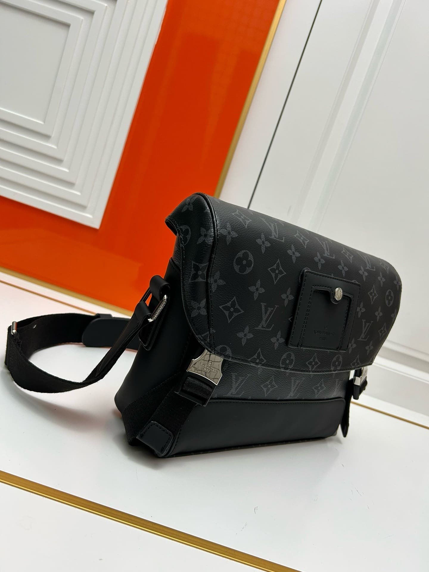 L0vis Vvtt0n Messenger MM Voyager M40510