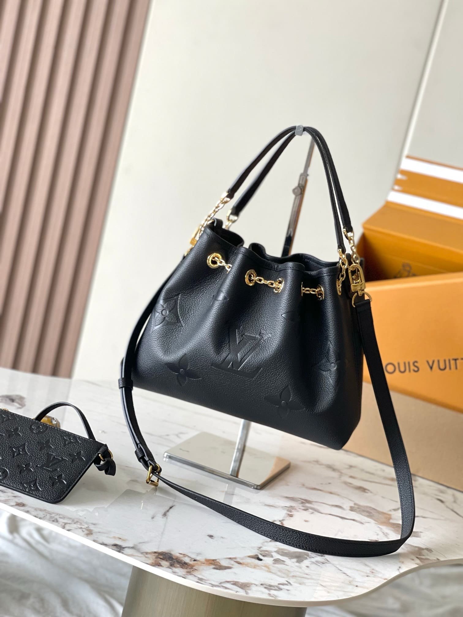 L0vis Vvtt0n M47209 LV Bundle