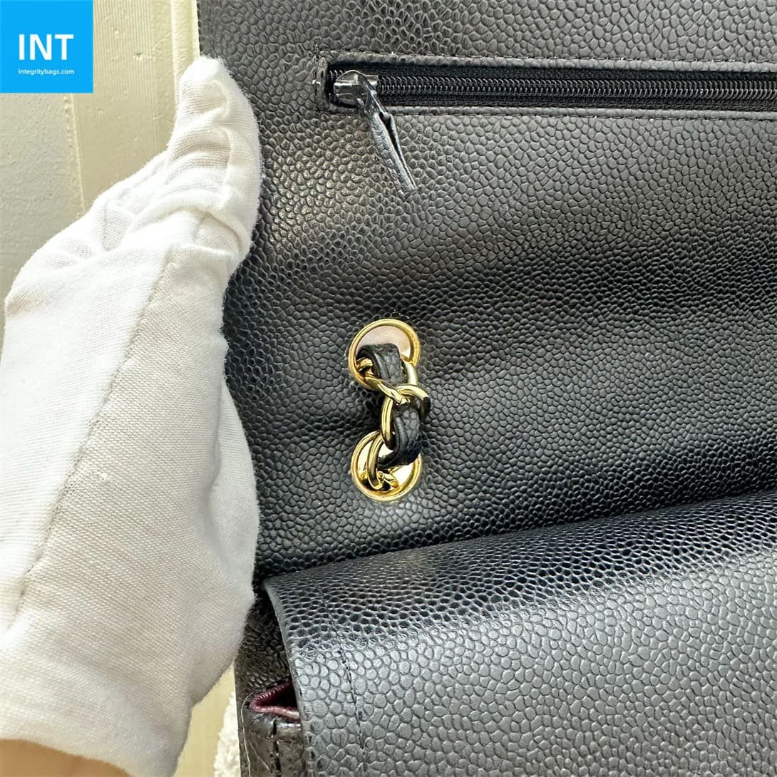 Ch**el Classic Maxi Handbag GRAINED CALFSKIN & GOLD METAL