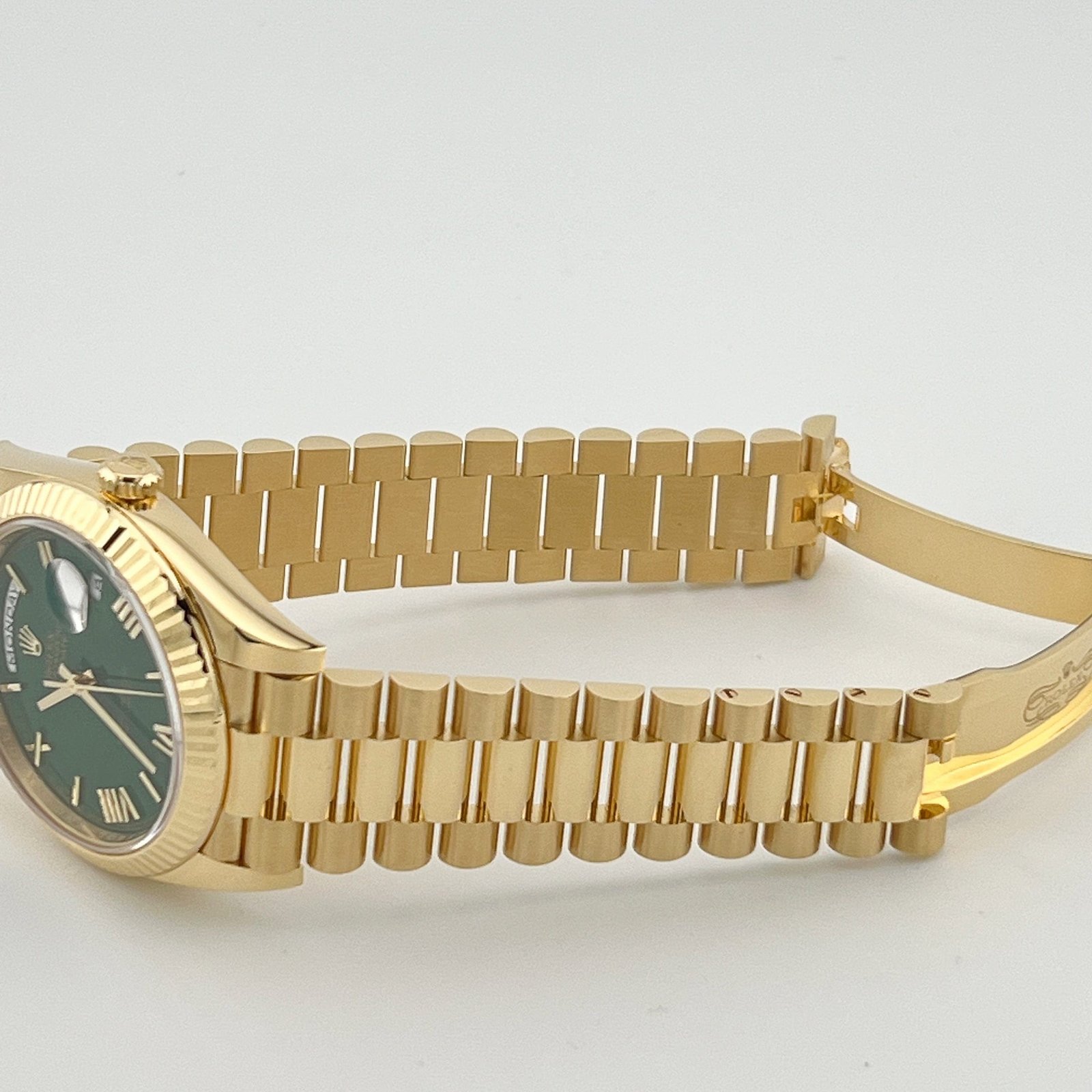 R01ex Day-Date 40 228238 Yellow Gold Green Roman Numerals Dial (2023)