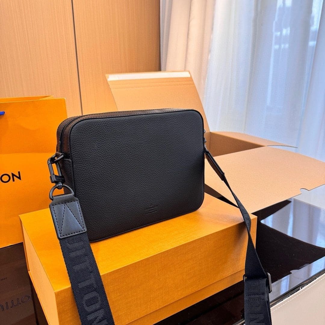 L0vis Vvtt0n M22482 Fastline Messenger