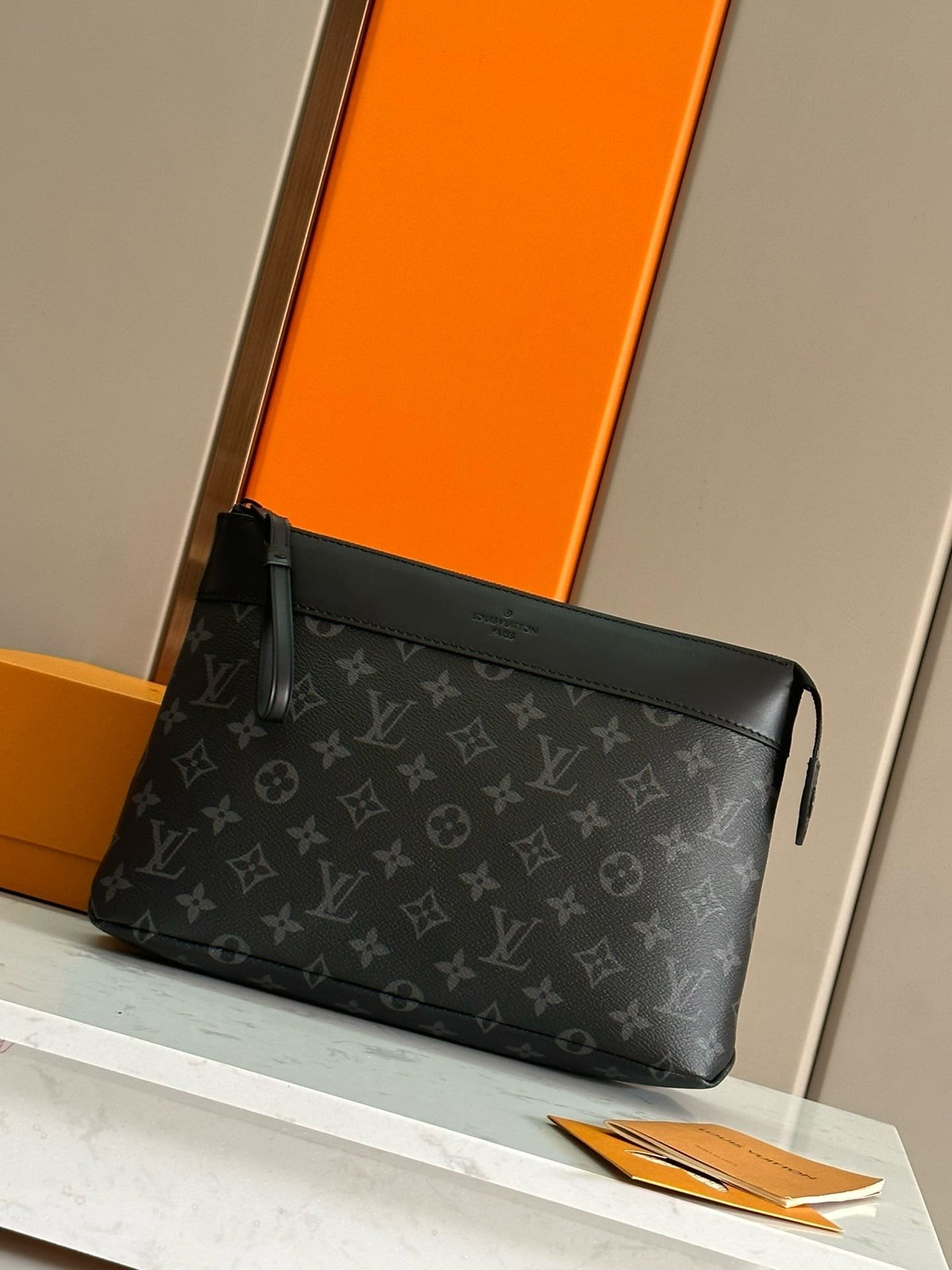 L0vis Vvtt0n M82543 POCHETTE VOYAGE SOUPLE CLUTCH