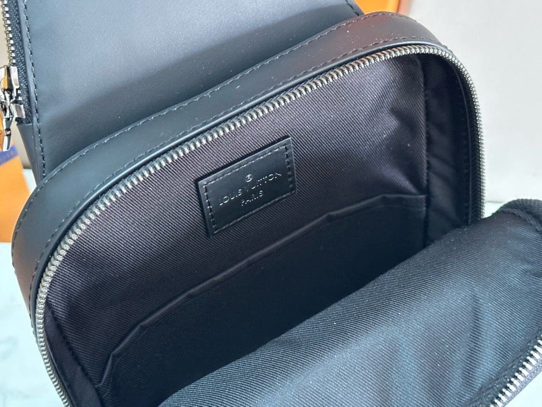L0vis Vvtt0n M47137 Avenue Slingbag