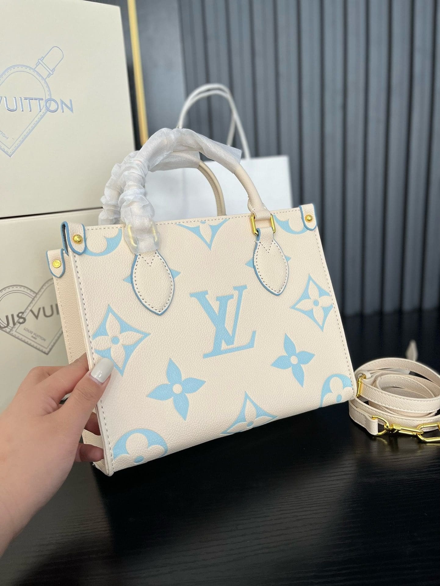 L0vis Vvtt0n OnTheGo PM M46833