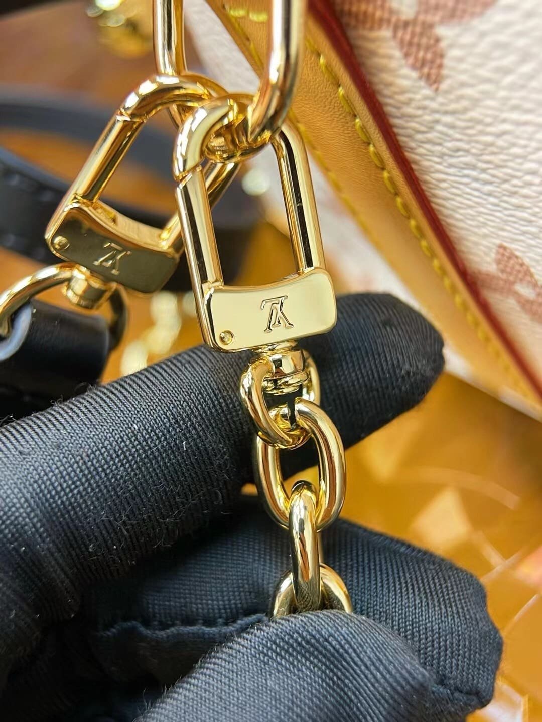 L0vis Vvtt0n M83227 NOÉ PURSE LV CHARMS handbags