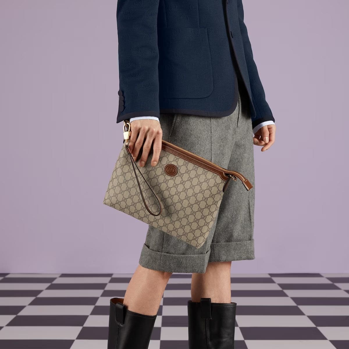 Gvc*1 MESSENGER BAG WITH INTERLOCKING G