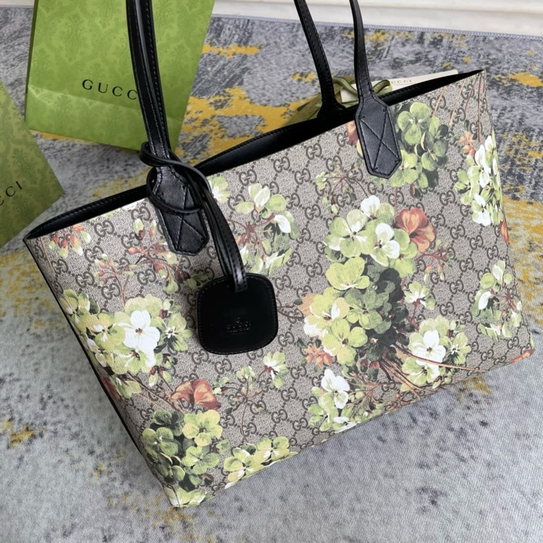 Gvc*1  Svp*me Monogram Blooms Medium Reversible Tote