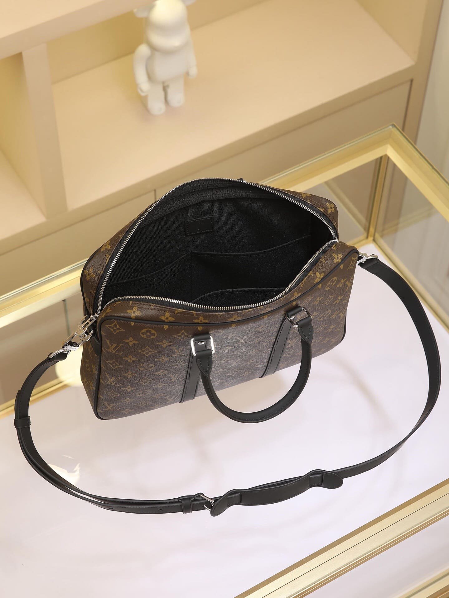 L0vis Vvtt0n Monogram Canvas Porte-Documents Voyage PM