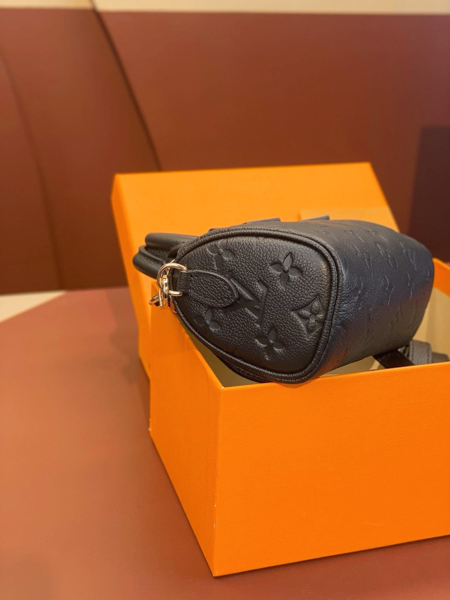 L0vis Vvtt0n M82450 NANO SPEEDY BAG
