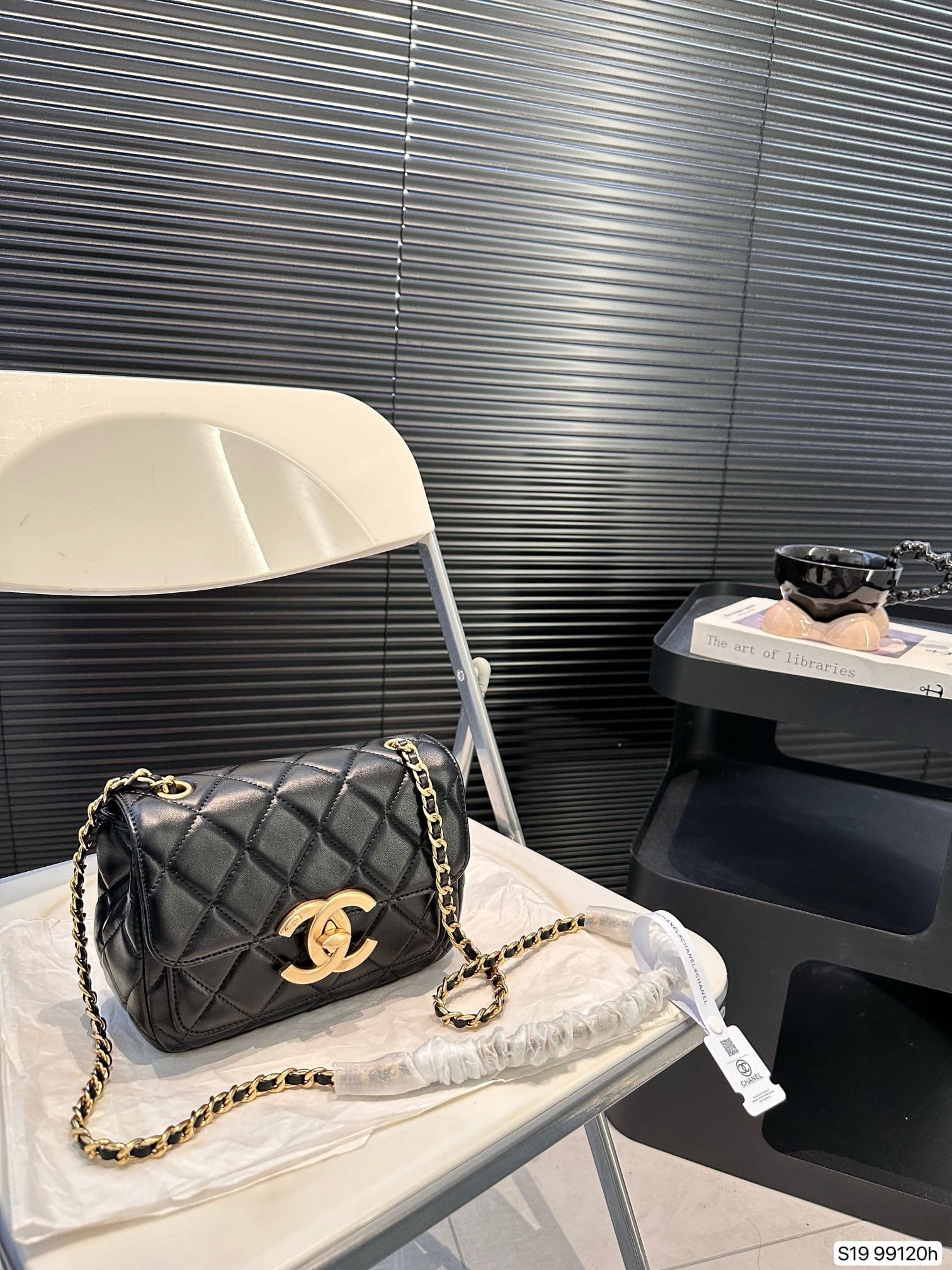 Ch**el chain bag