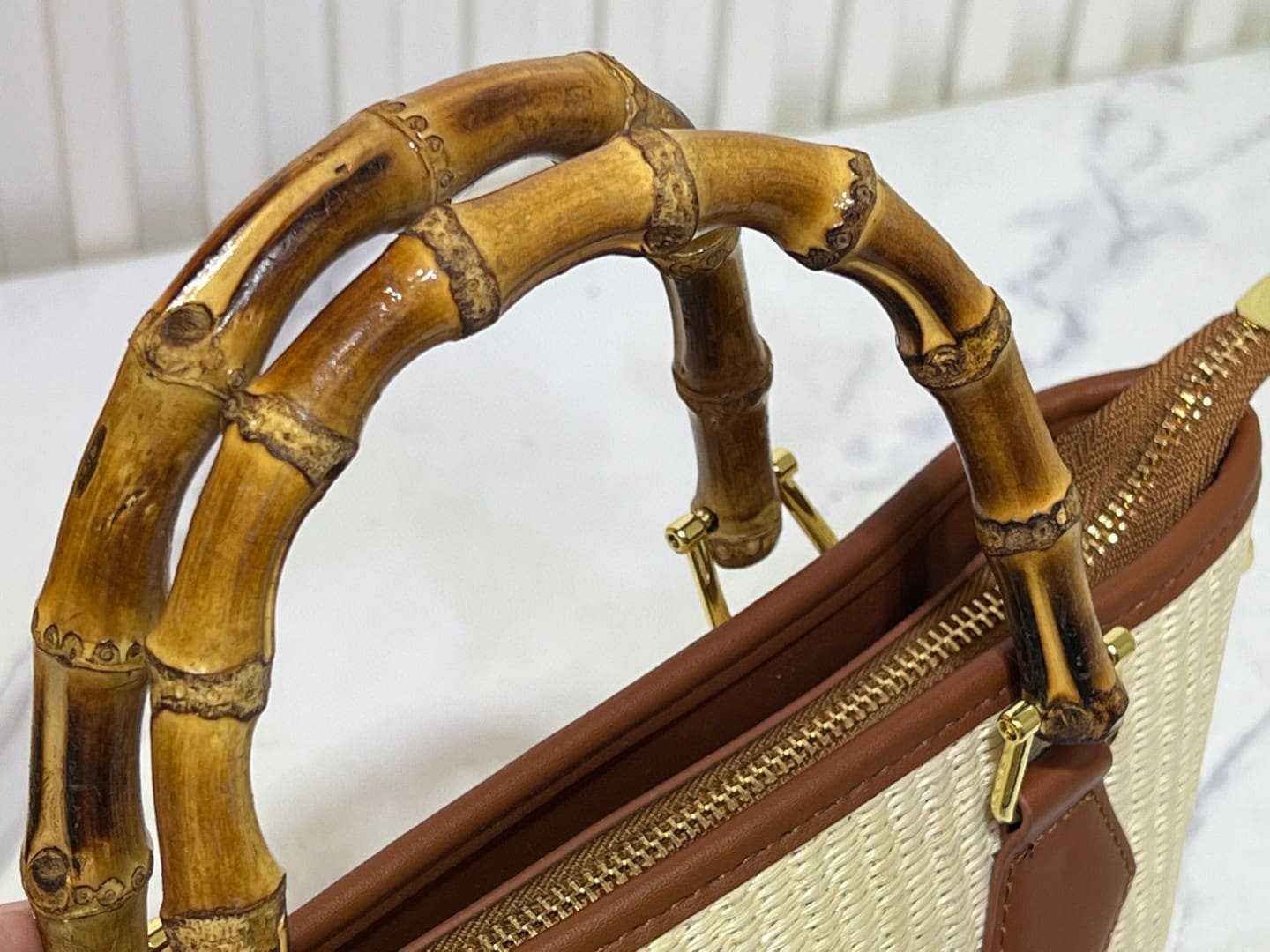 L0vis Vvtt0n Raffia Petit Bucket Tote