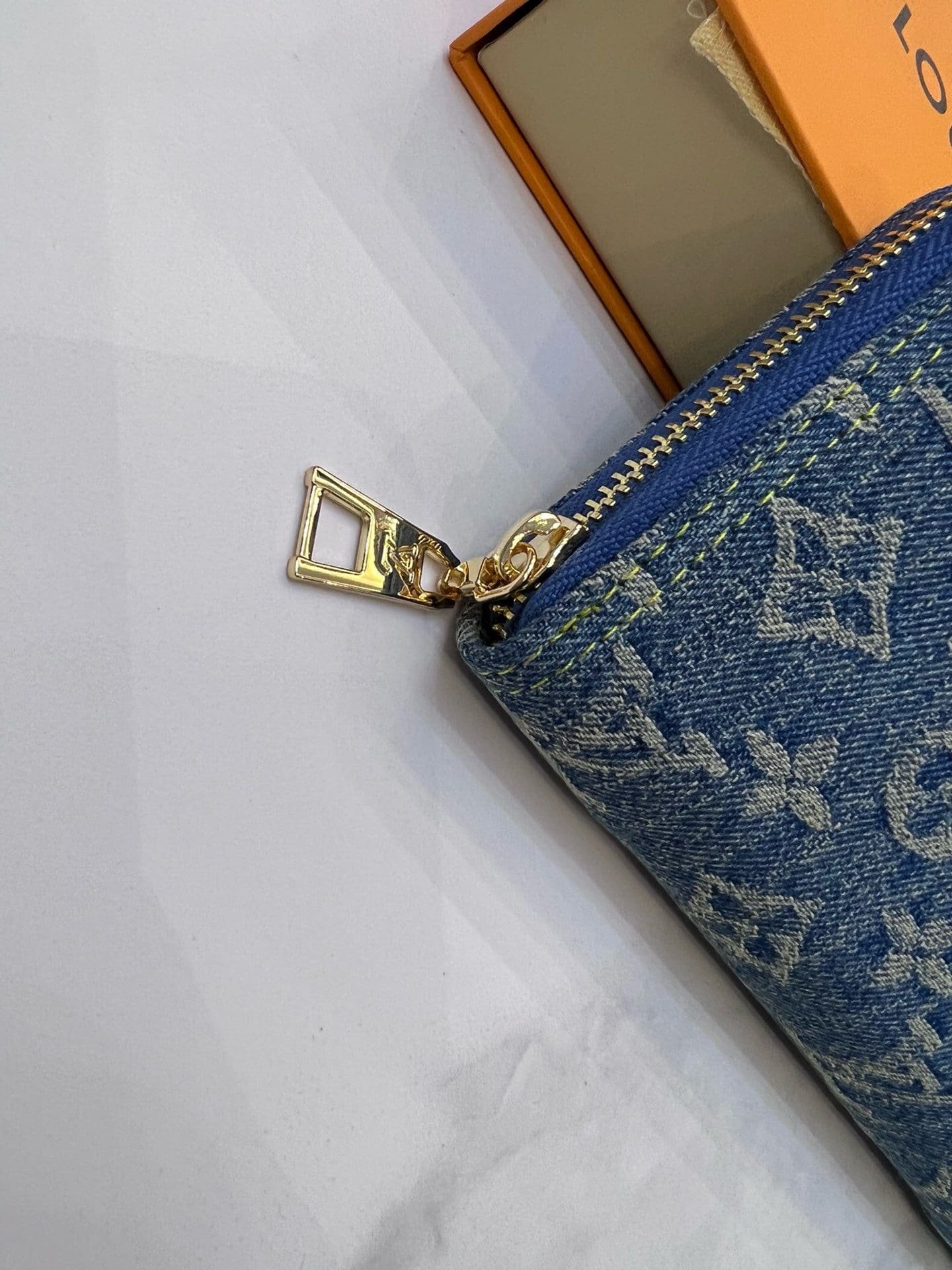 L0vis Vvtt0n M82958 Zippy Wallet
