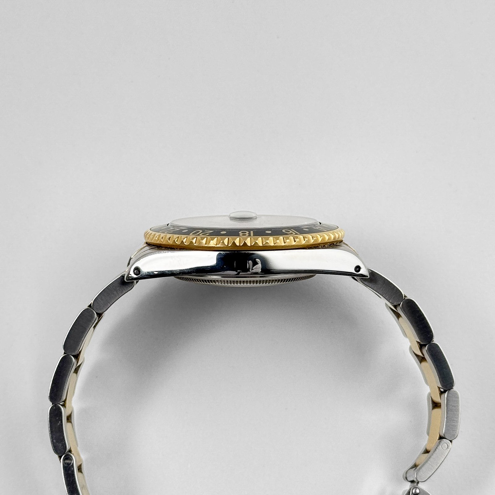 R01ex GMT-Master II 16713 Stainless Steel Yellow Gold Black Dial (1997)
