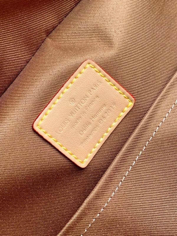 L0vis Vvtt0n Soft Trunk M44752 Backpack