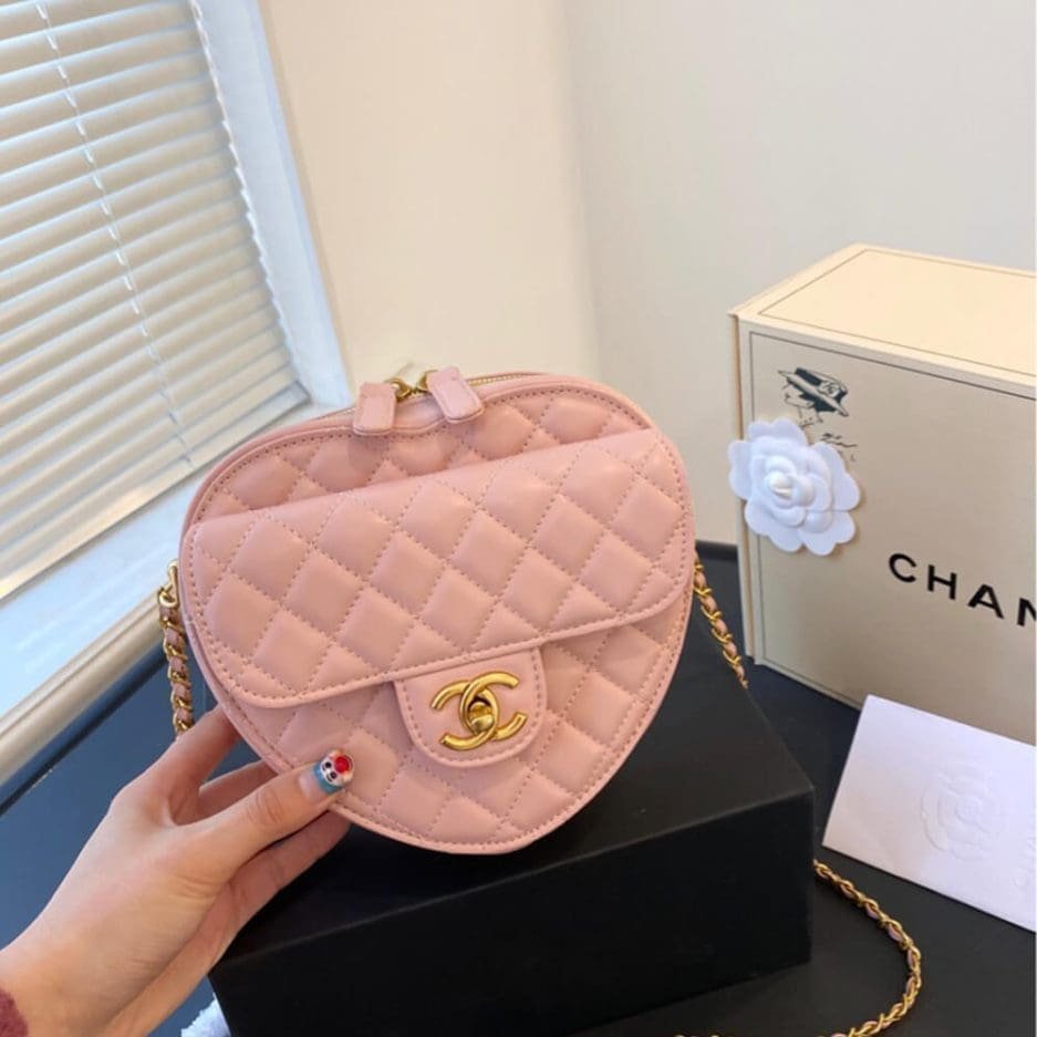 Ch**el 22s Heart Bag AS3191