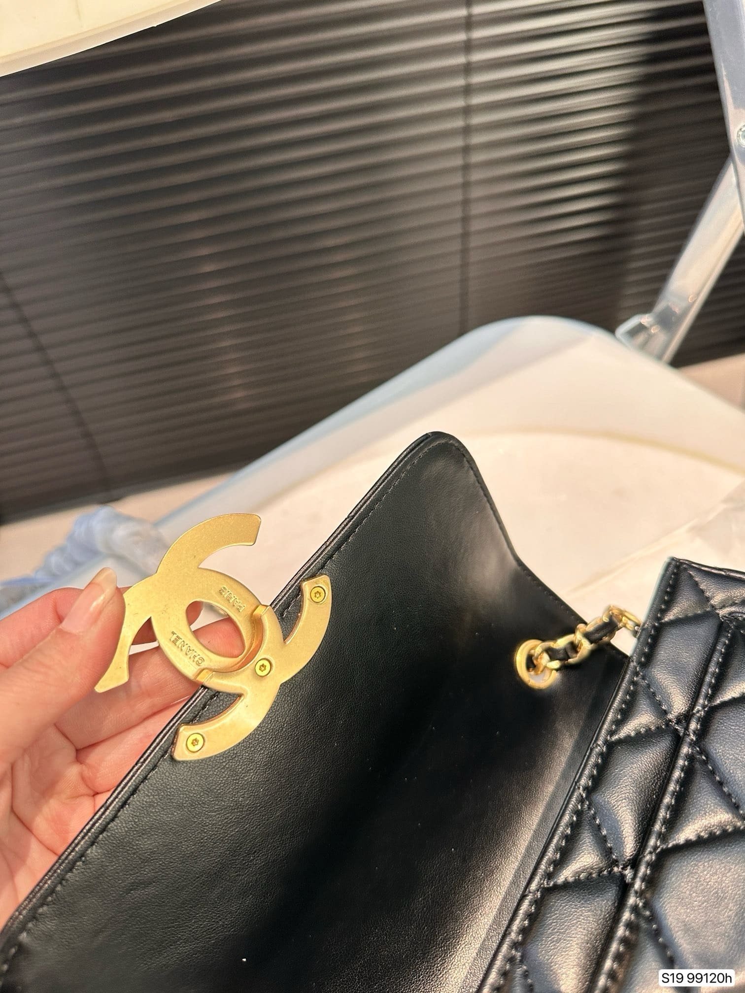 Ch**el chain bag