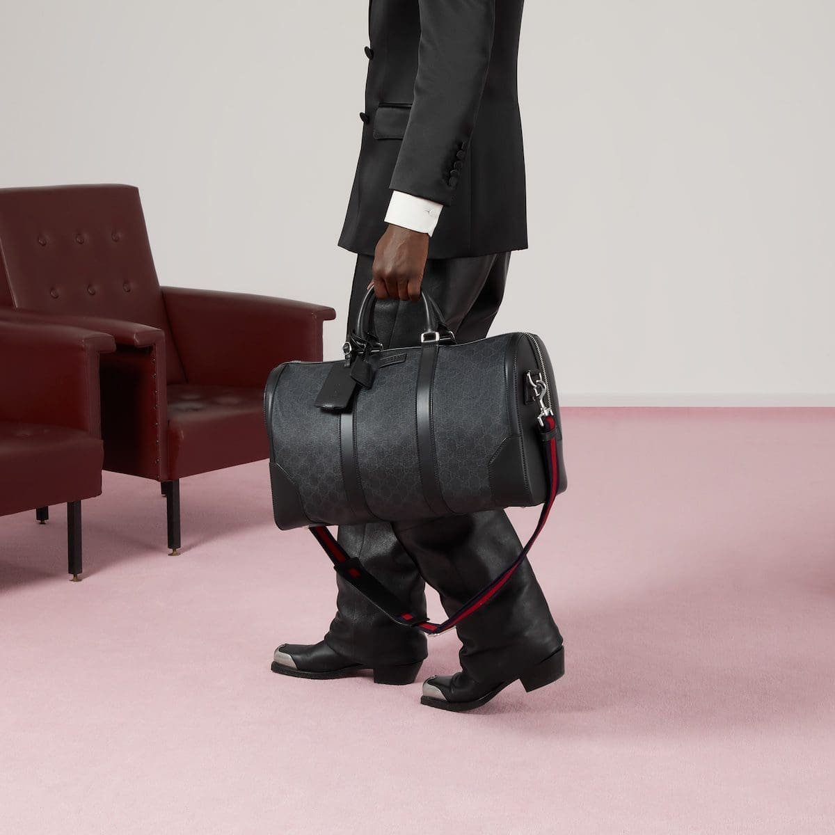 Gvc*1 BLACK CARRY-ON DUFFLE