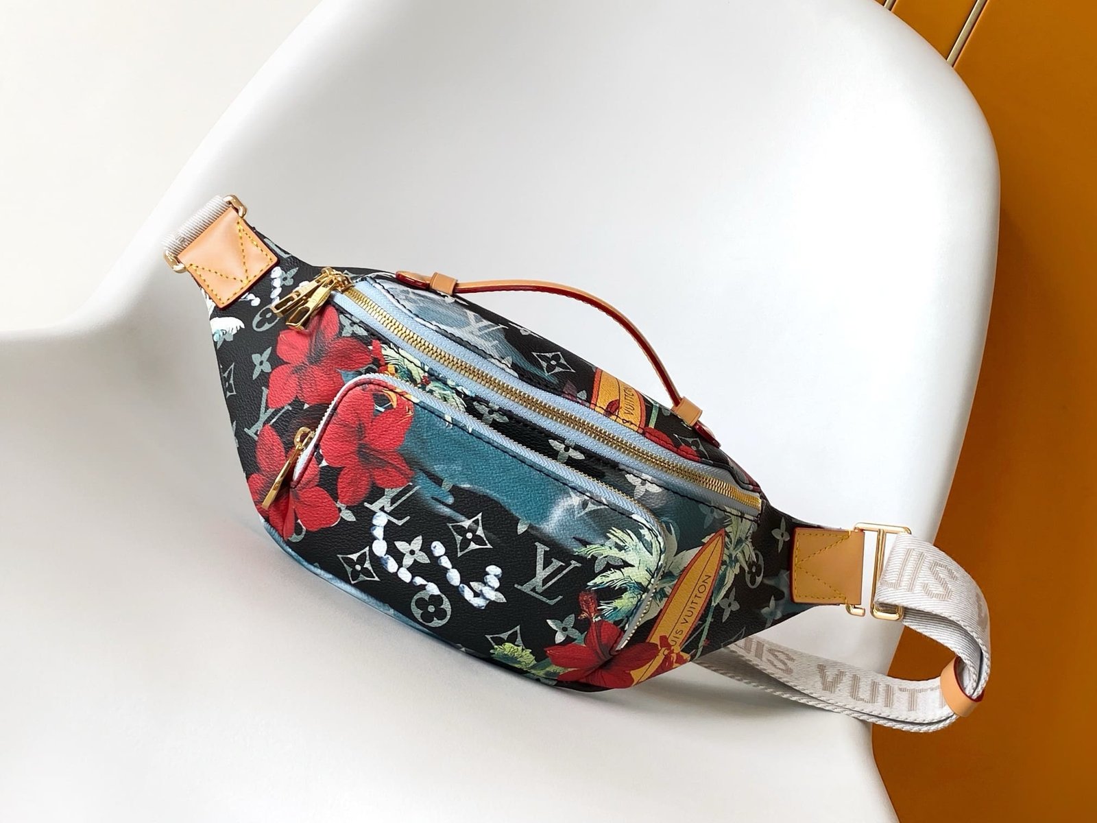 L0vis Vvtt0n M24992 Rush Bumbag