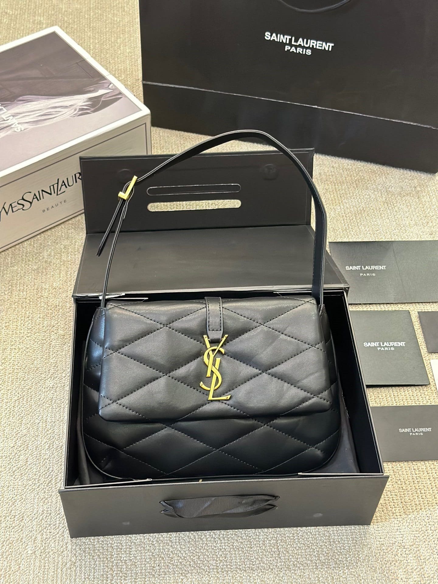 Sa1nt Lau*nt Lambskin Quilted Le 57 D1am0nd Shoulder Bag Black