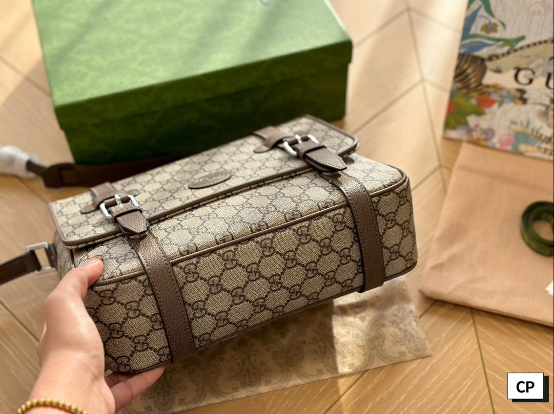Gvc*1 Messenger Bag
