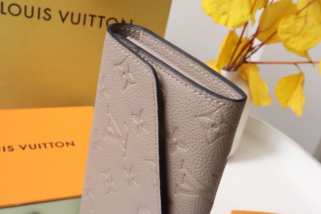 L0vis Vvtt0n M82256 Sarah Wallet