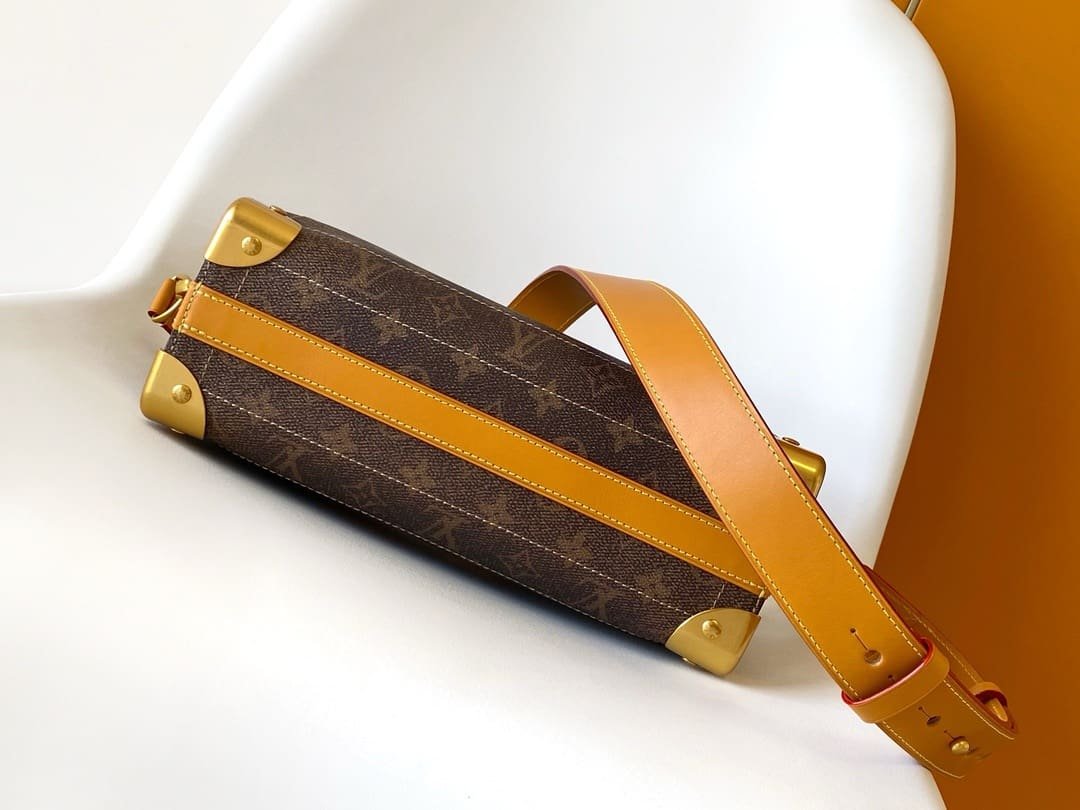 L0vis Vvtt0n M11536 Soul Trunk East West
