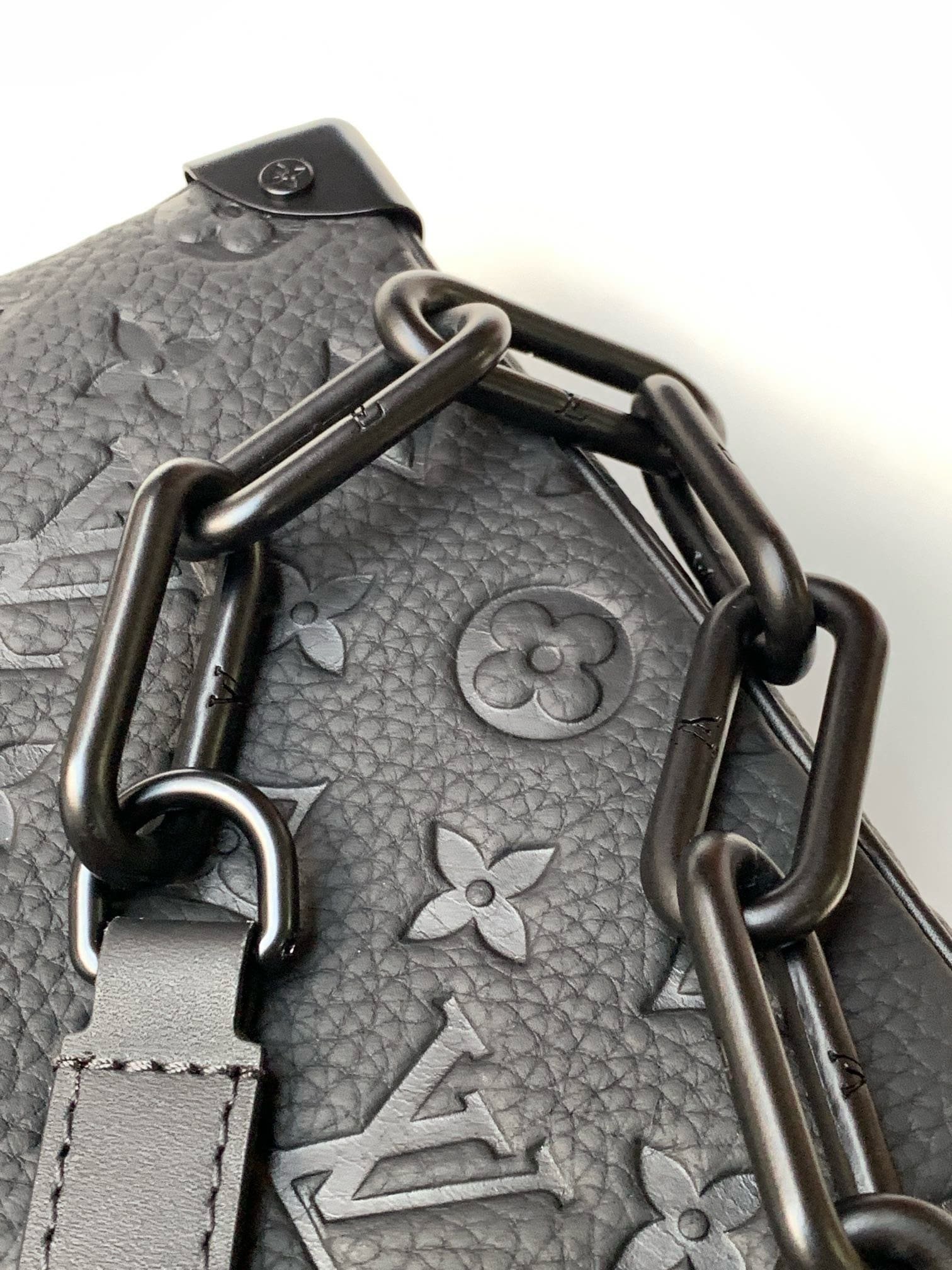 L0vis Vvtt0n M55702 Mini Soft Trunk
