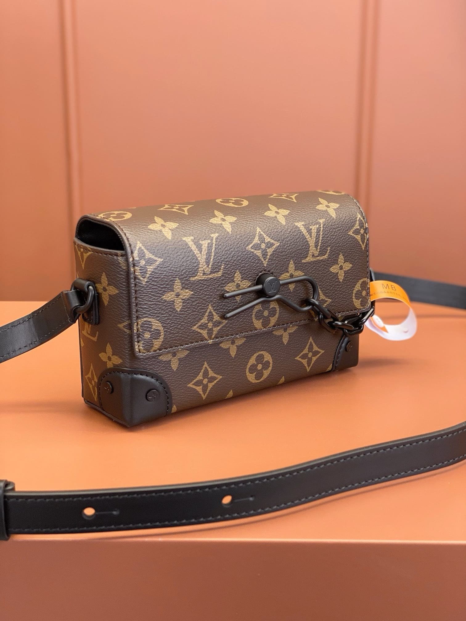 L0vis Vvtt0n M83613 Steamer Wearable Wallet