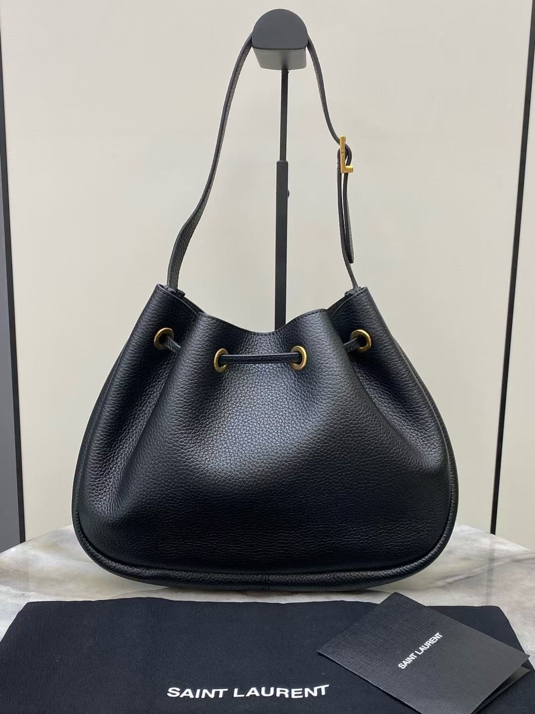 Sa1nt Lau*nt PARIS VII small hobo in grained leather