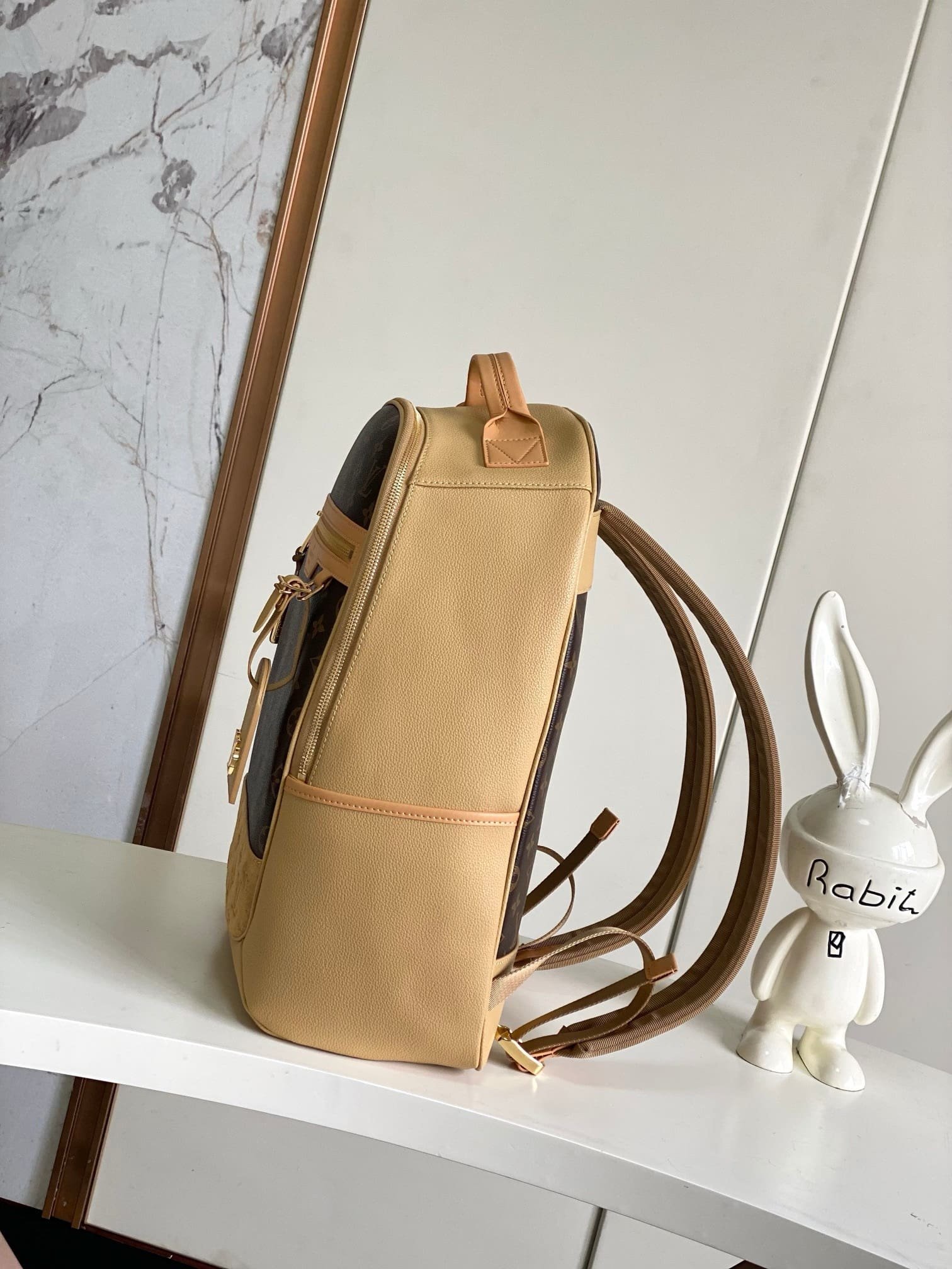 L0vis Vvtt0n M12624 Outdoor Backpack
