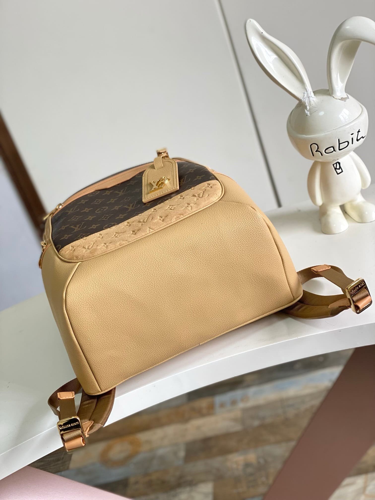 L0vis Vvtt0n M12624 Outdoor Backpack