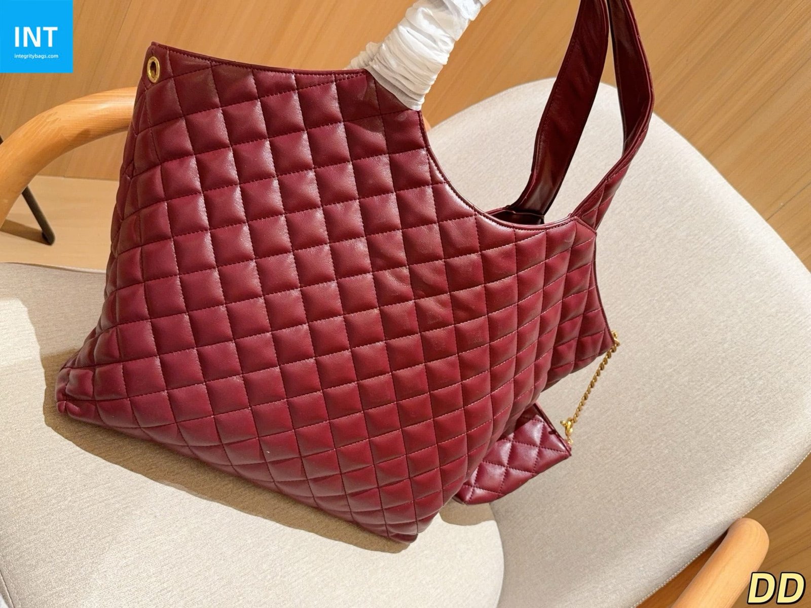 Sa1nt Lau*nt ICARE in quilted nappa
