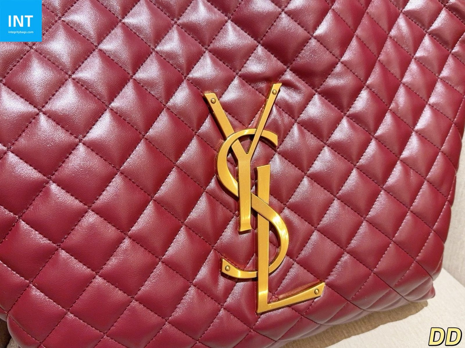 Sa1nt Lau*nt ICARE in quilted nappa