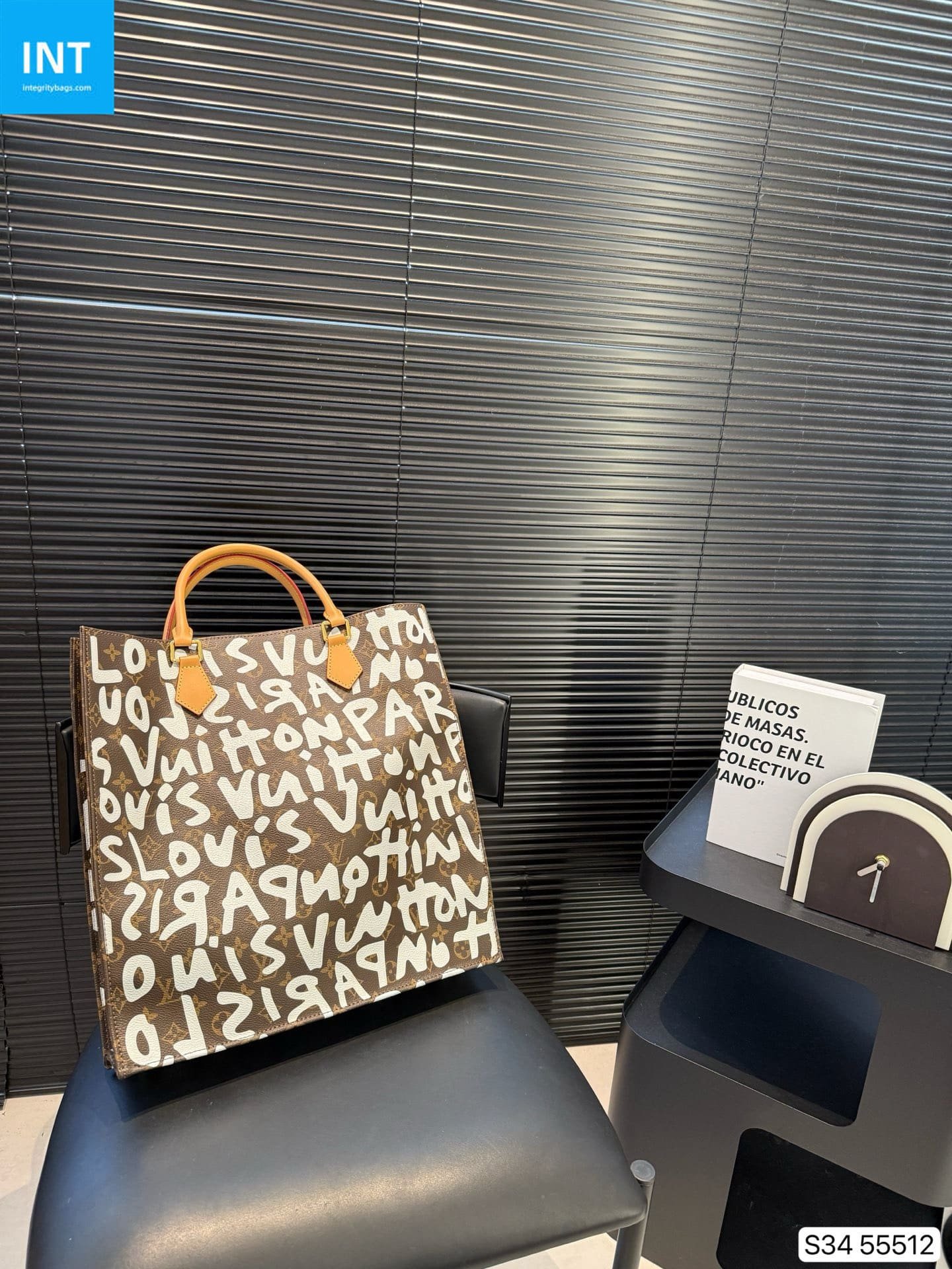 L0vis Vvtt0n Graffiti Bag