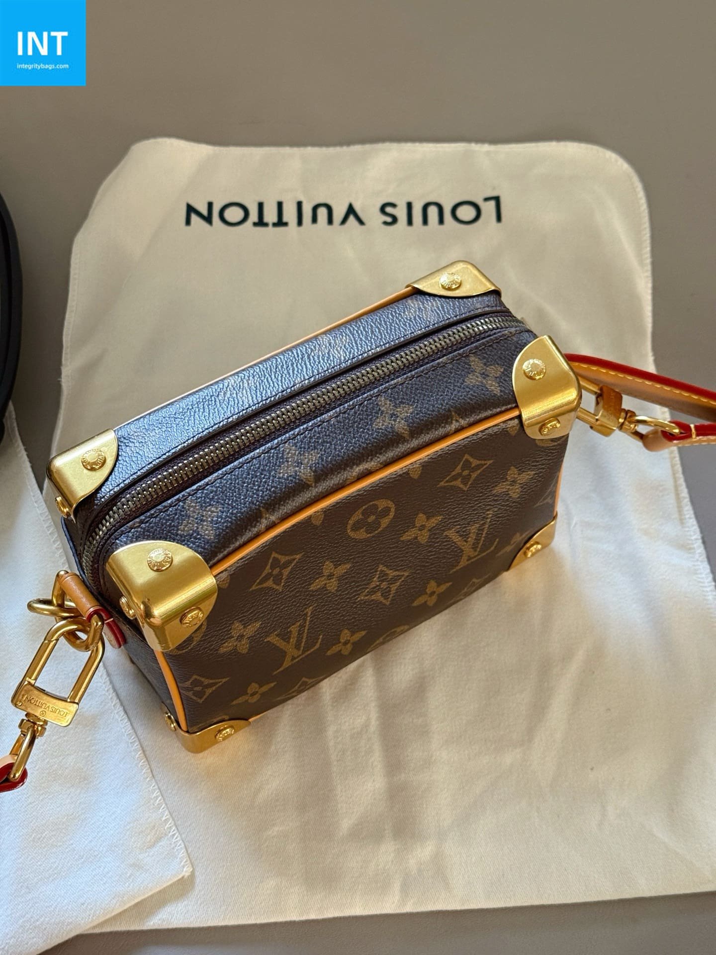 L0vis Vvtt0n M14729 Mini Soft Trunk