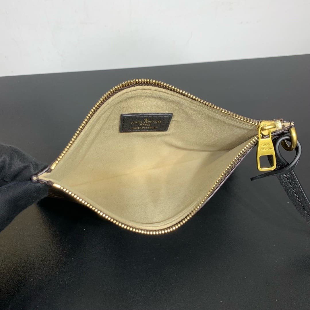 L0vis Vvtt0n M25352 Low Key Hobo PM