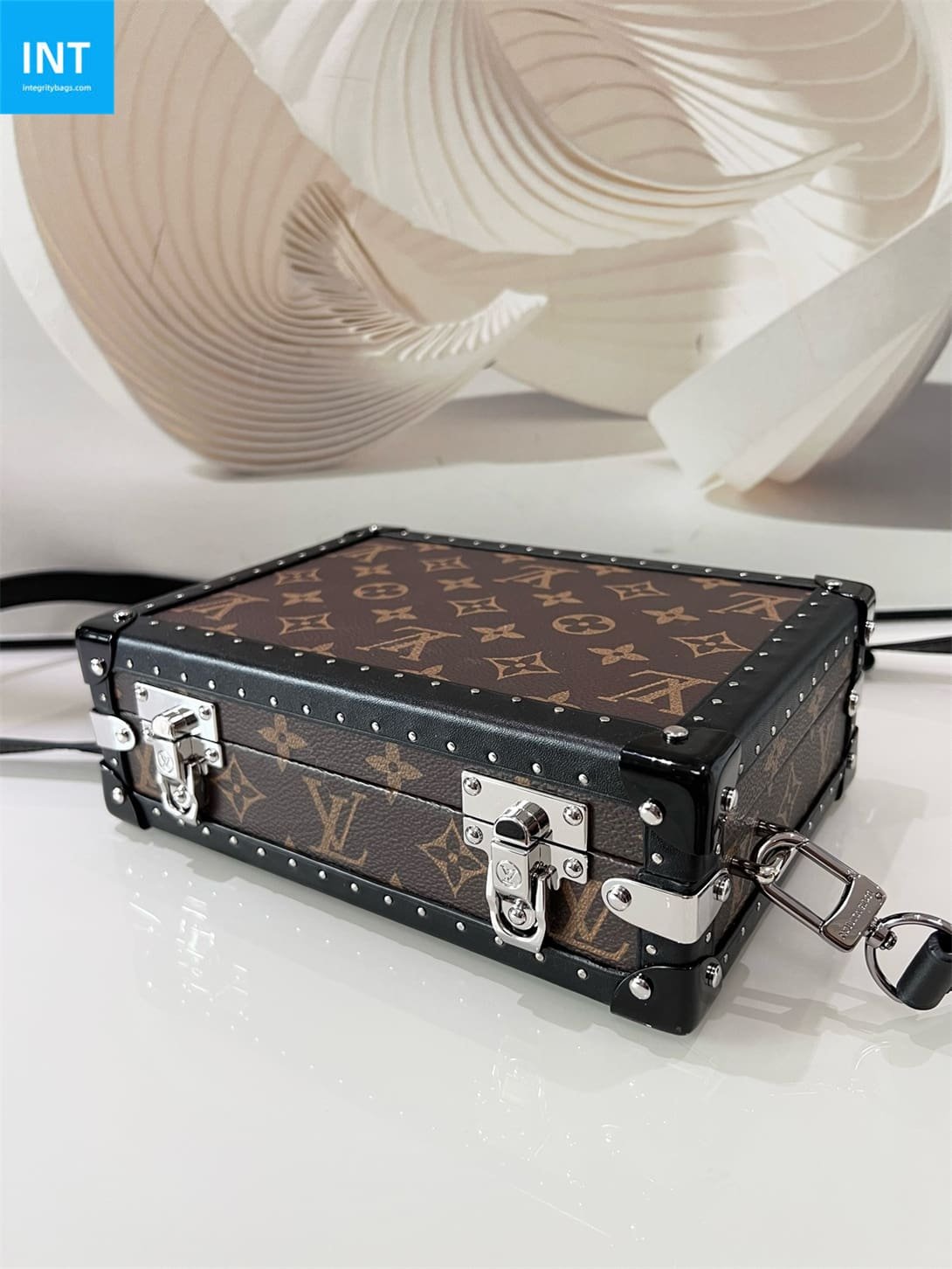 L0vis Vvtt0n M20252 CLUTCH BOX Portable Hard Case