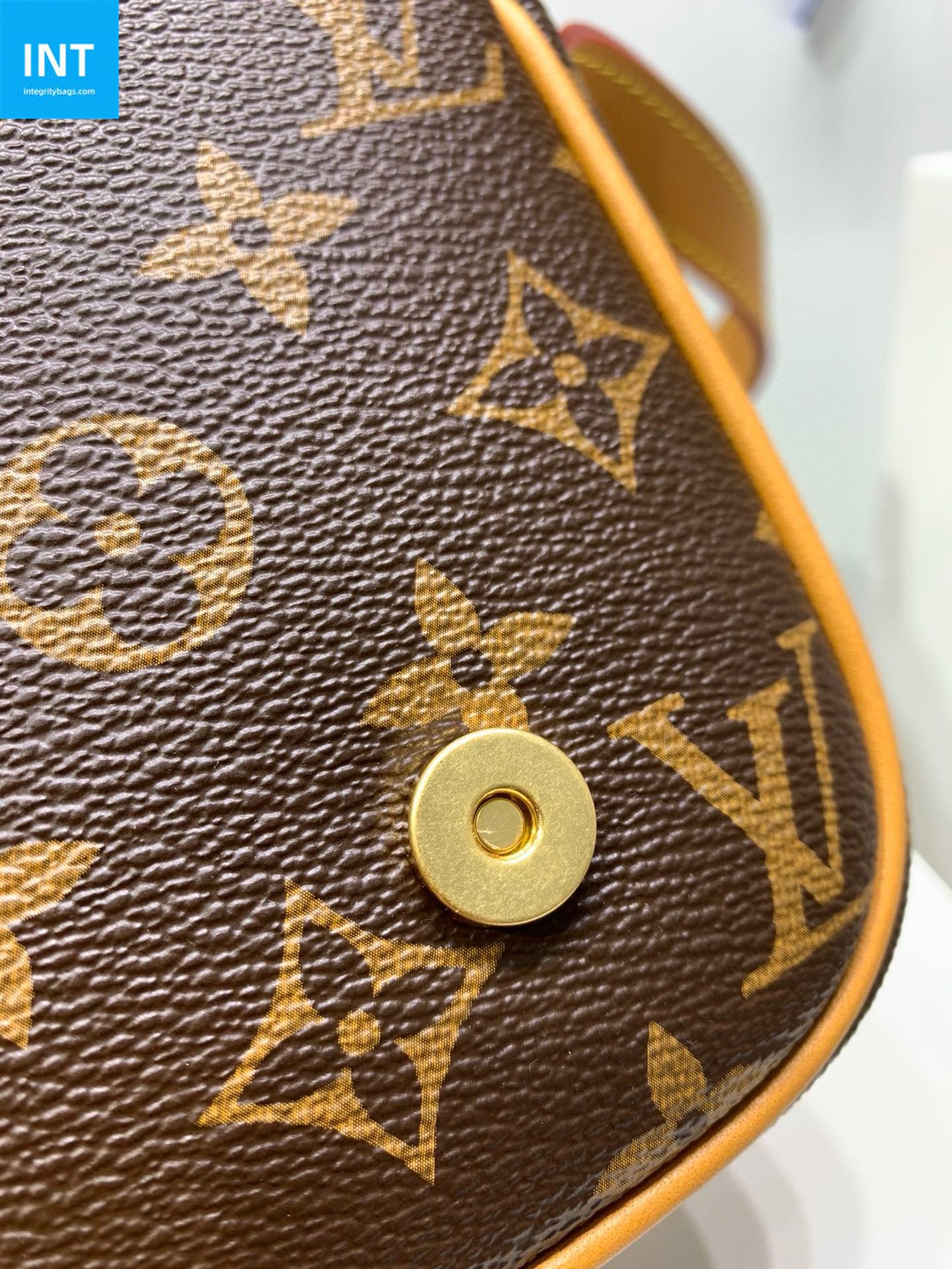 L0vis Vvtt0n M26805 SATCHEL mini handbag