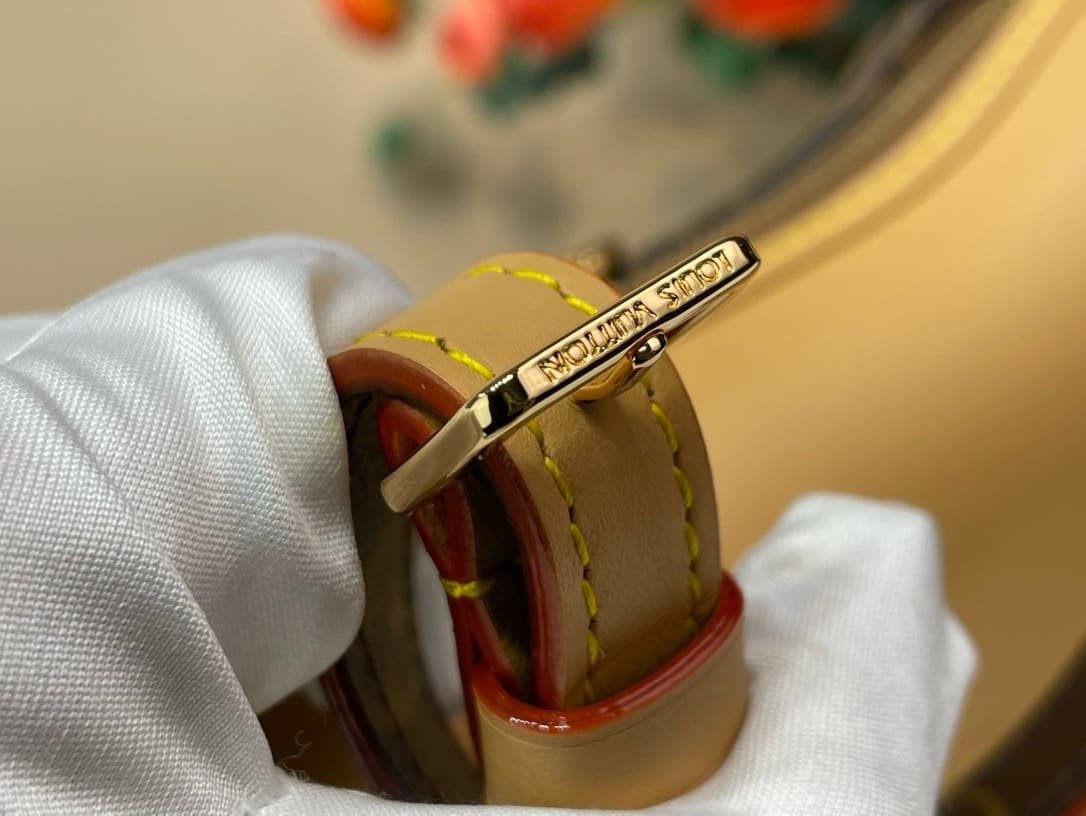 L0vis Vvtt0n M12615 Bone Wearable Wallet