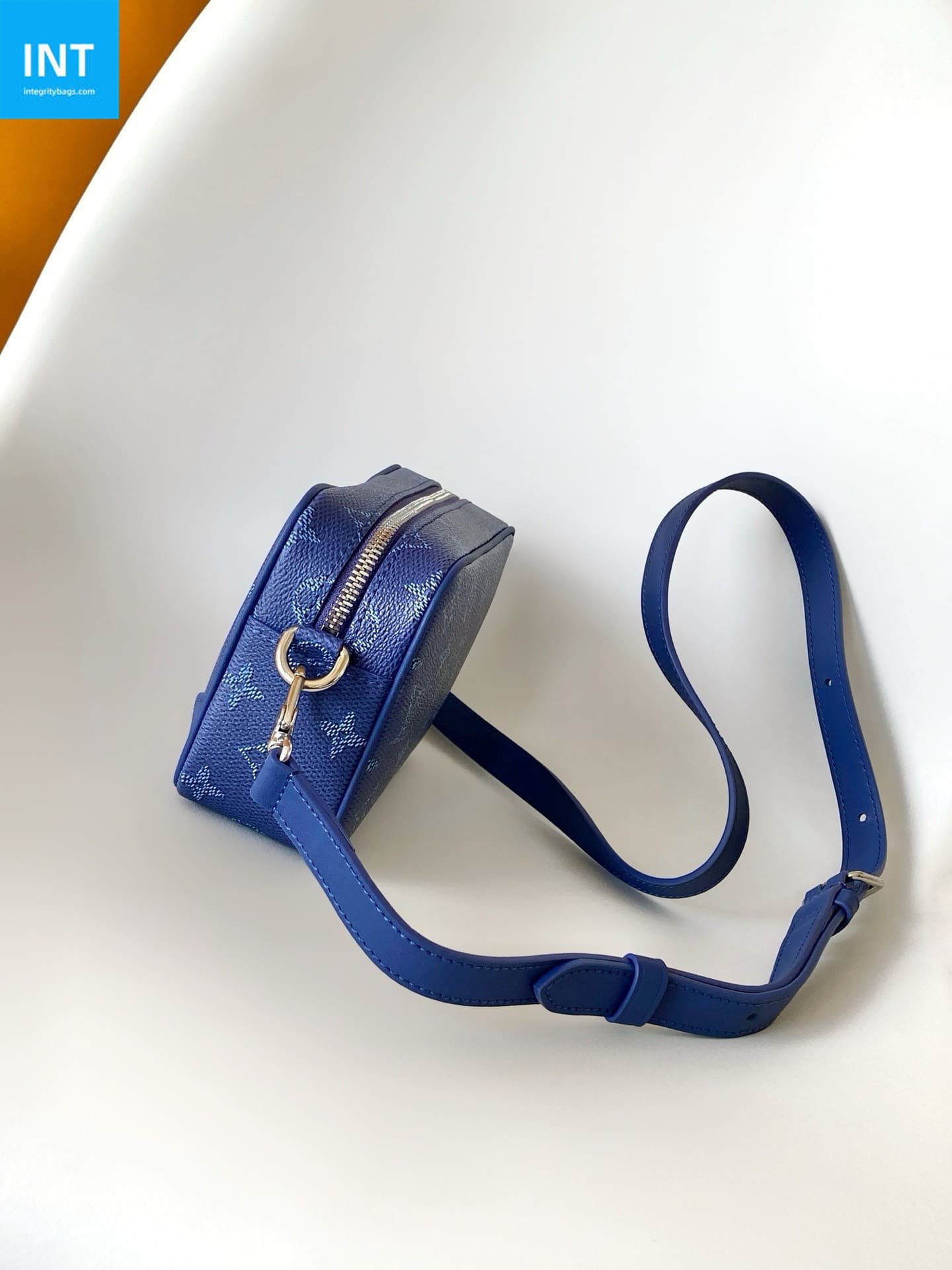 L0vis Vvtt0n M26826 Trocadéro Wearable Wallet