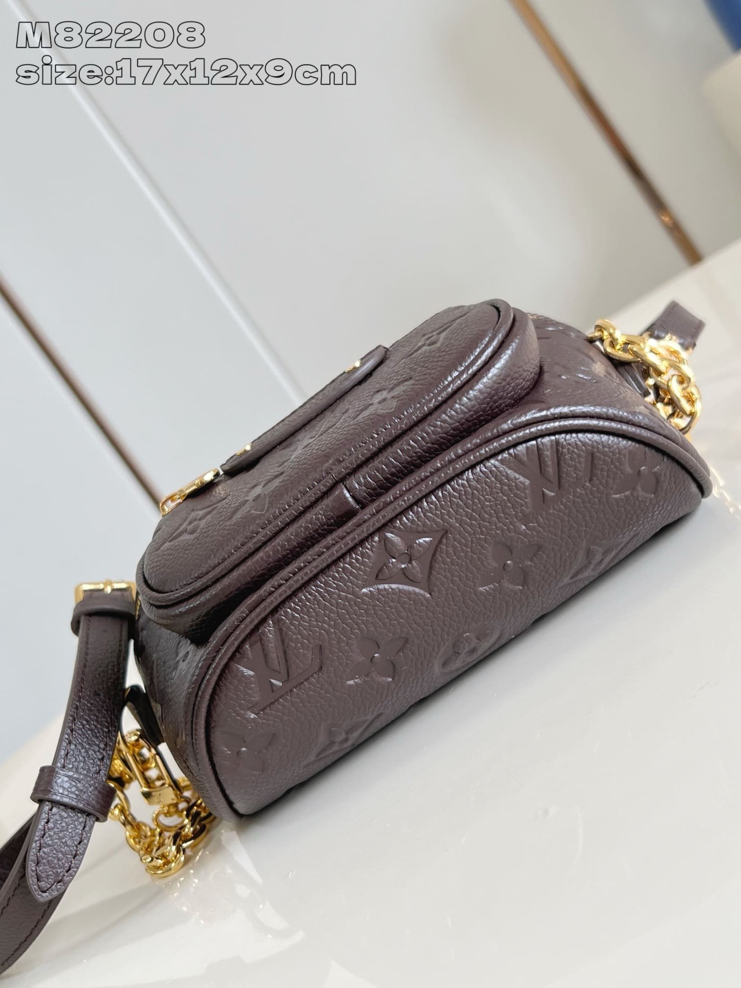 L0vis Vvtt0n M13827 Mini Bumbag