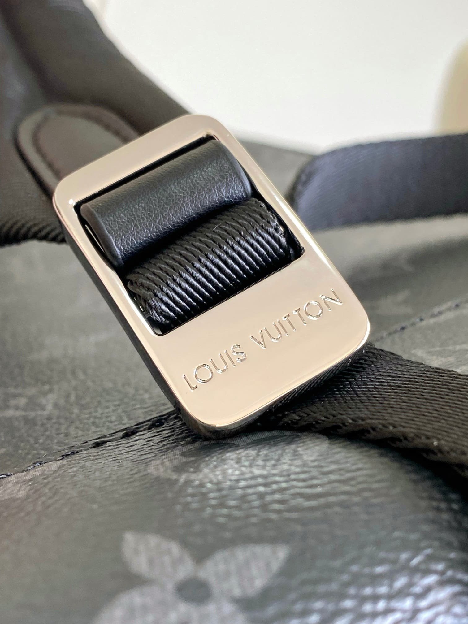 L0vis Vvtt0n M14020 Discovery Slim Backpack