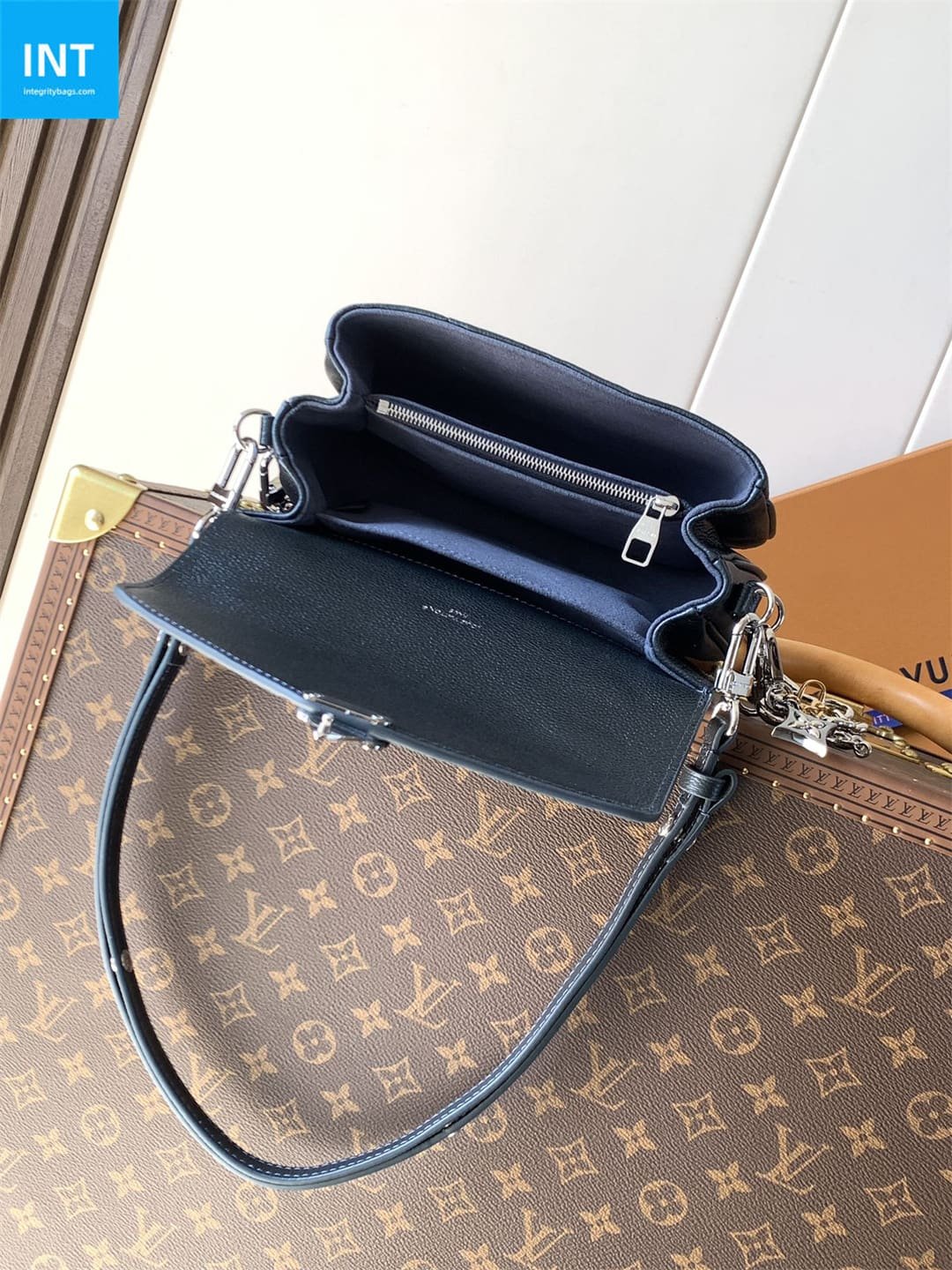 L0vis Vvtt0n M26456 Pochette Metis East West
